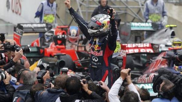vettel in trionfo a interlagos