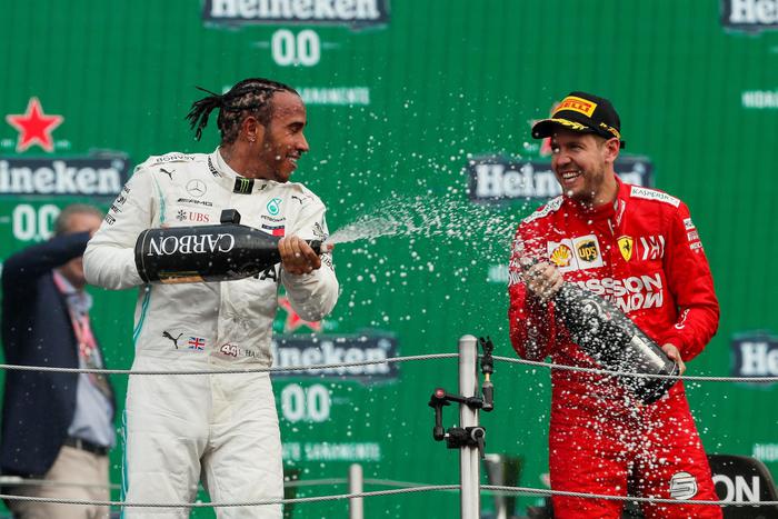 hamilton con vettel a podio